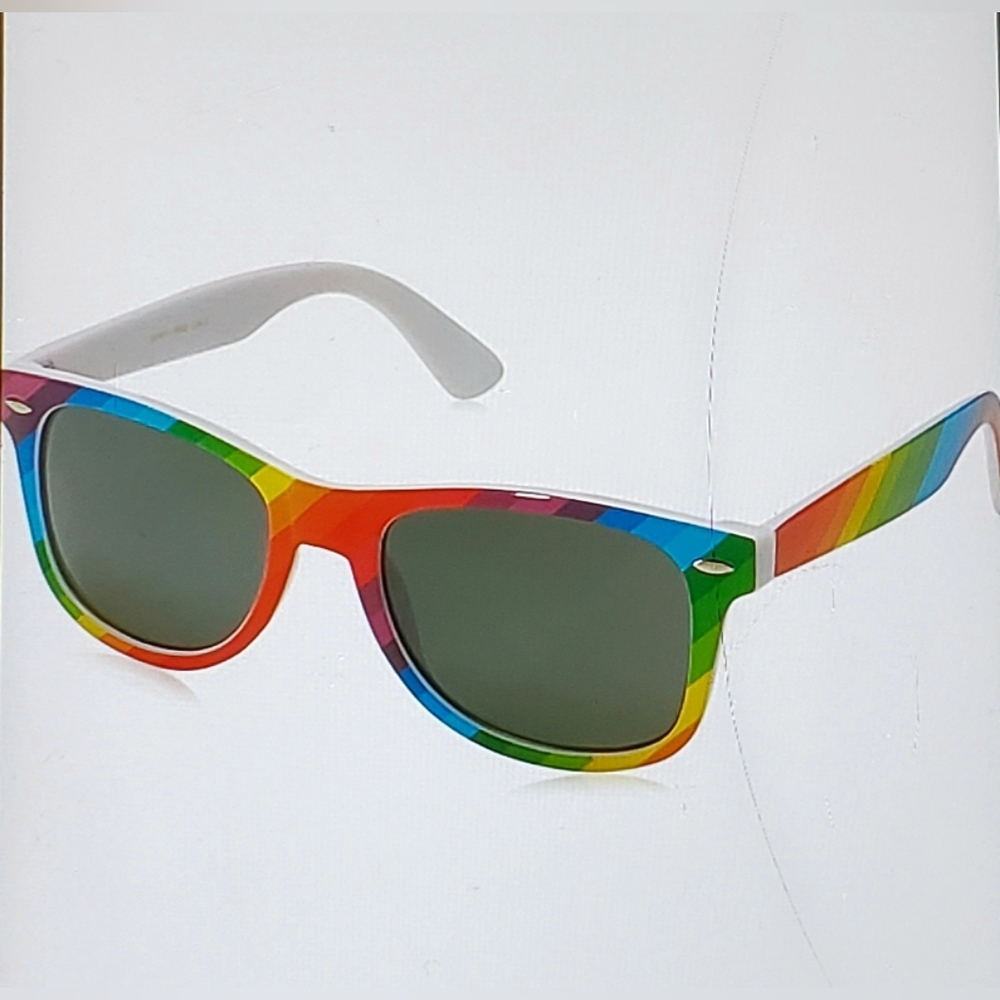 🍒NWT! Rainbow Wayfarer Sunglasses